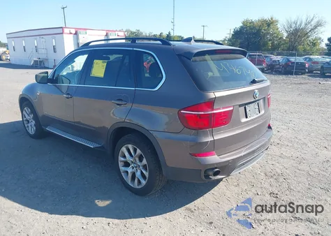 2013 BMW X5 xDrive35I/xDrive35I Premium/xDrive35I Sport Activity z USA, uszkodzony, nr VIN 5UXZV4C58D0B24807